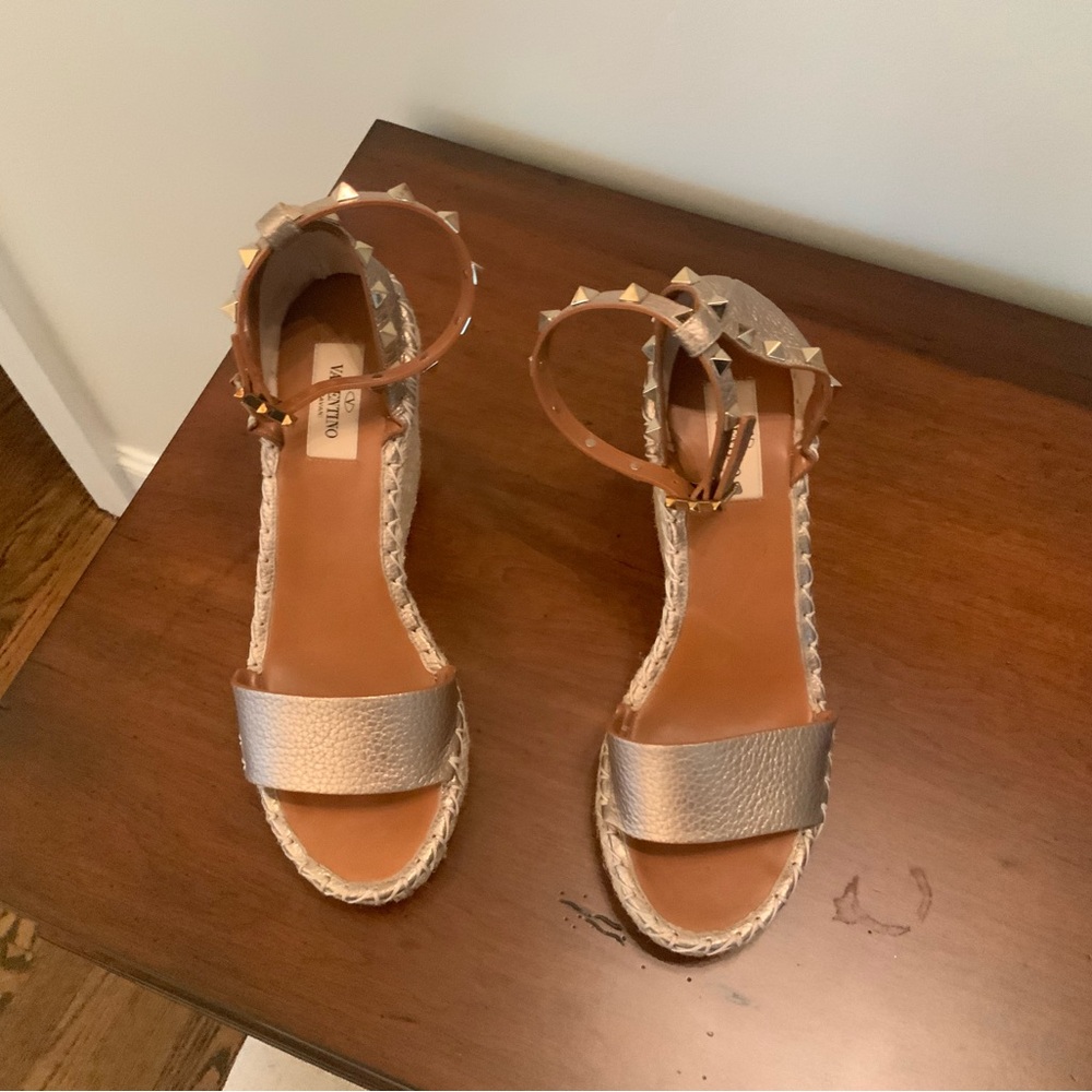 Valentino Women's Tan and Gold Espadrilles